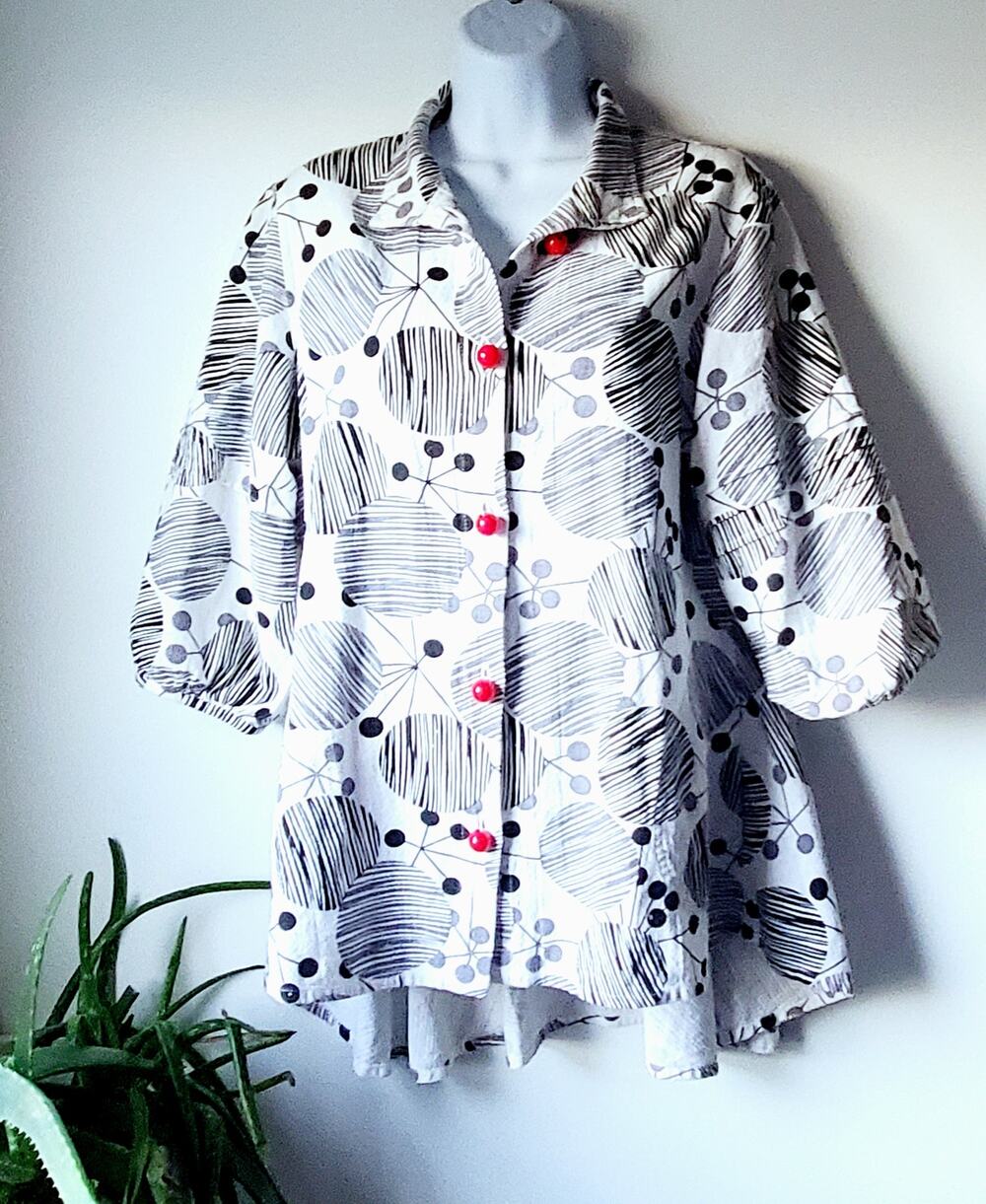 Cupcake Internl Womens White Cotton Geometric Blouse Size M Lagenlook Boho Artsy